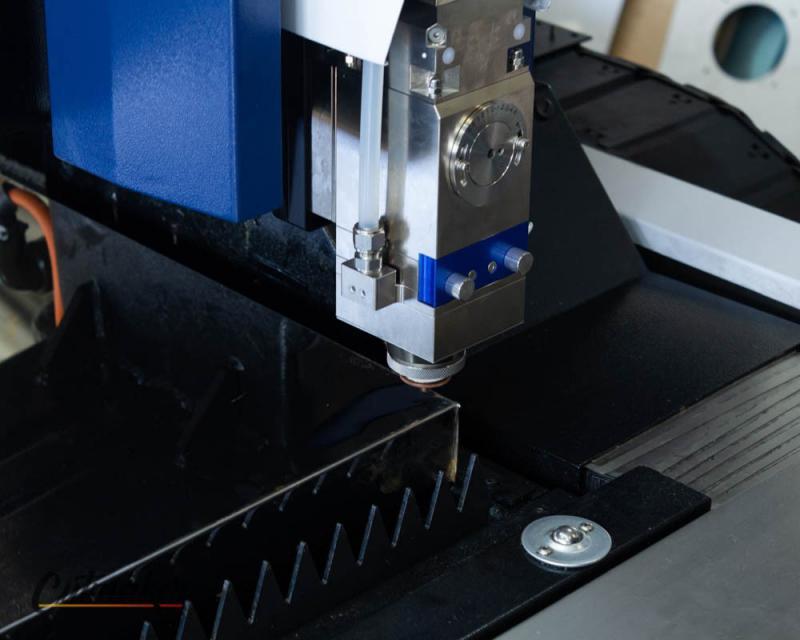Maquina de corte de metal a laser